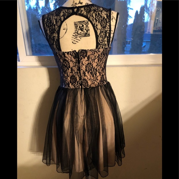 Speechless/Woman’s Lace Dress. Sz Medium - Picture 5 of 10